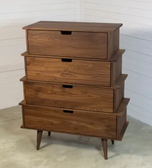 Chest of drawers in Walnut/Oak solid Wood