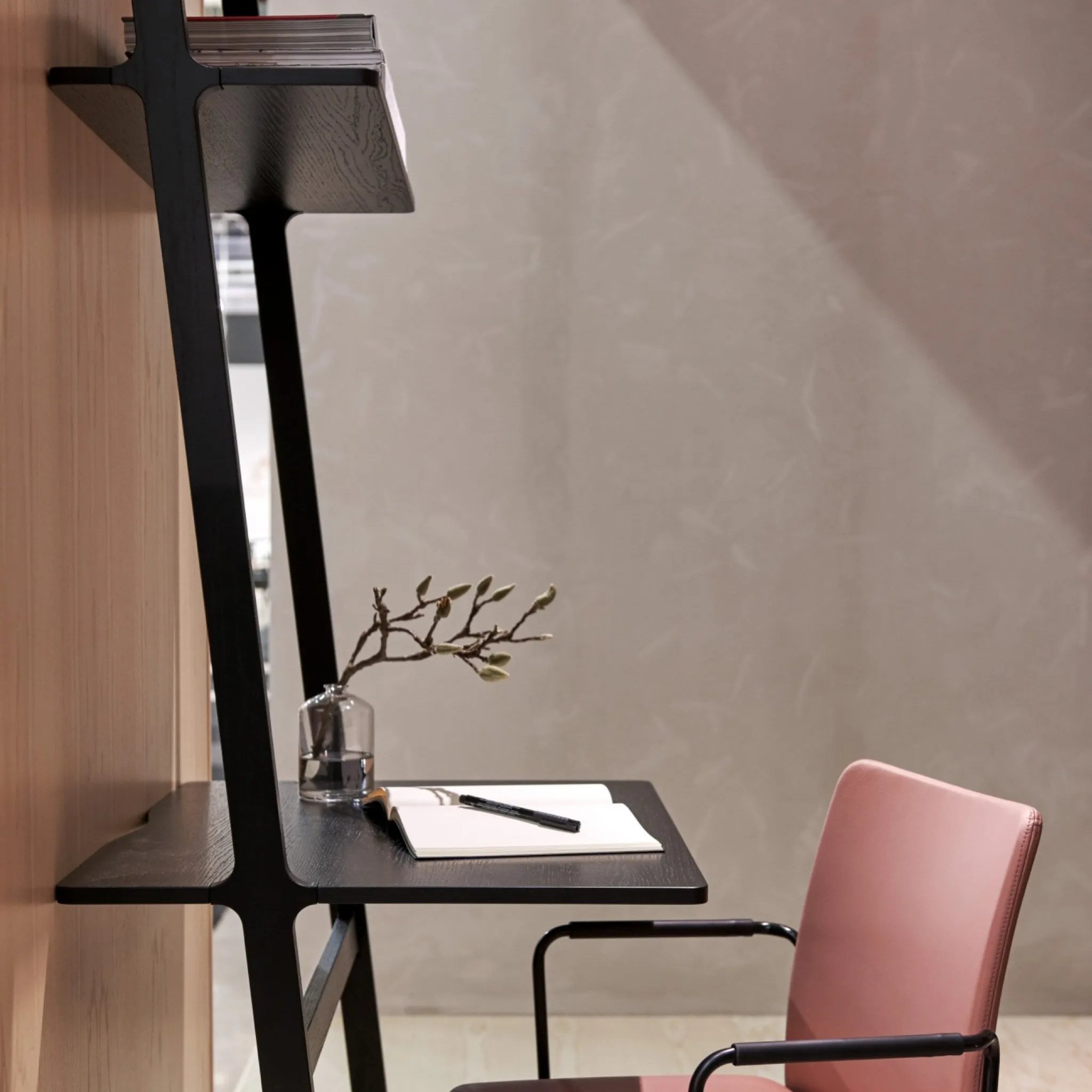 Libri Desk by Swedese